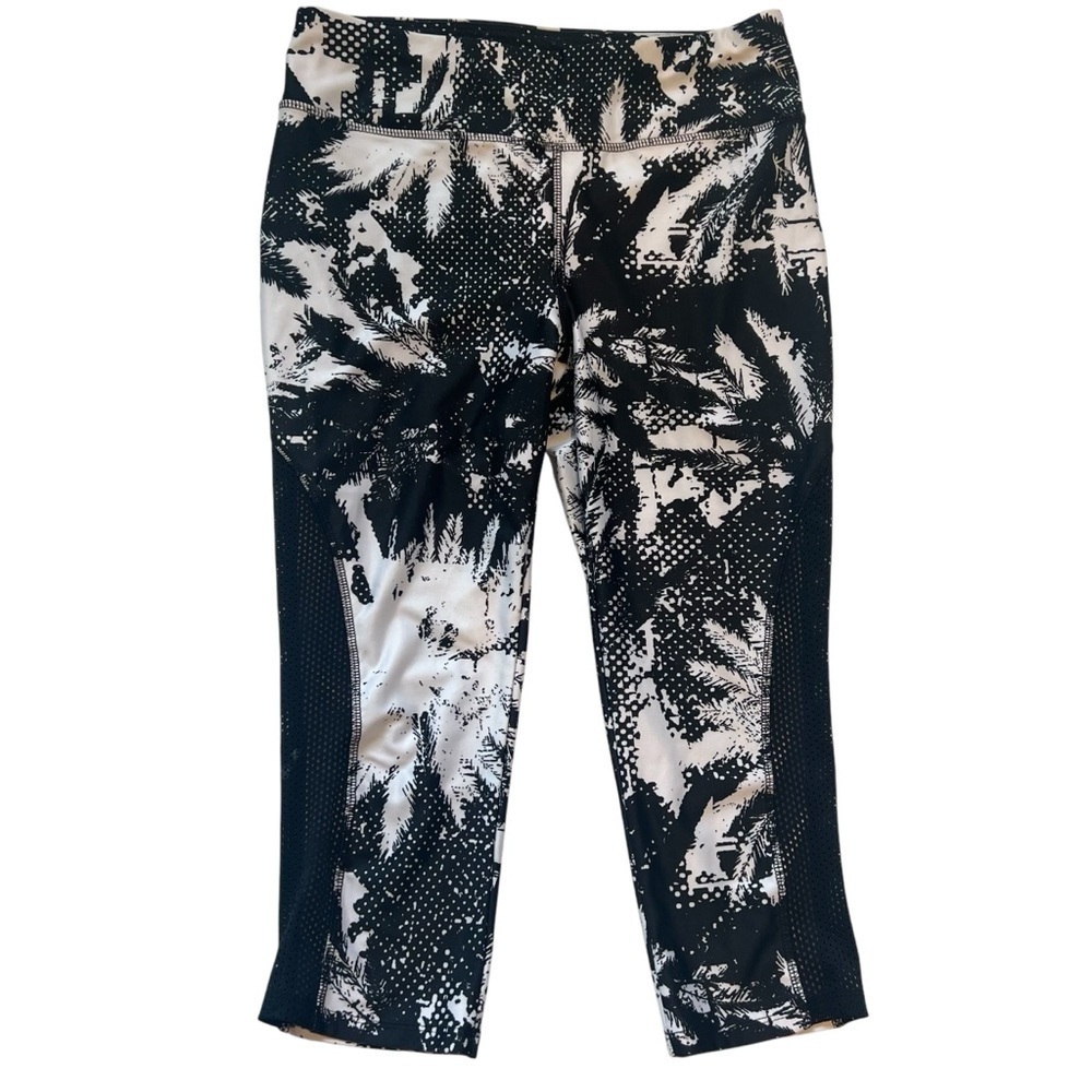 Danskin Now Women's Capri Workout Leggings Sz. M (8-10)